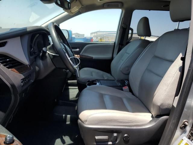 2019 Toyota Sienna XLE