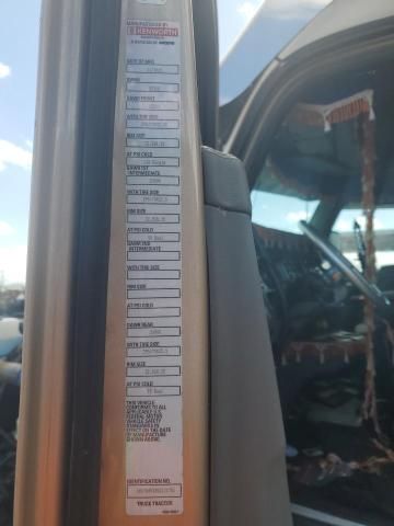 2016 Kenworth Construction T680