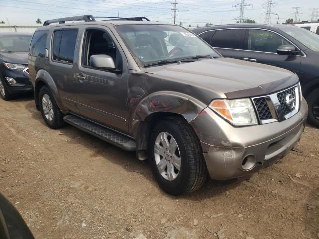 2005 Nissan Pathfinder LE