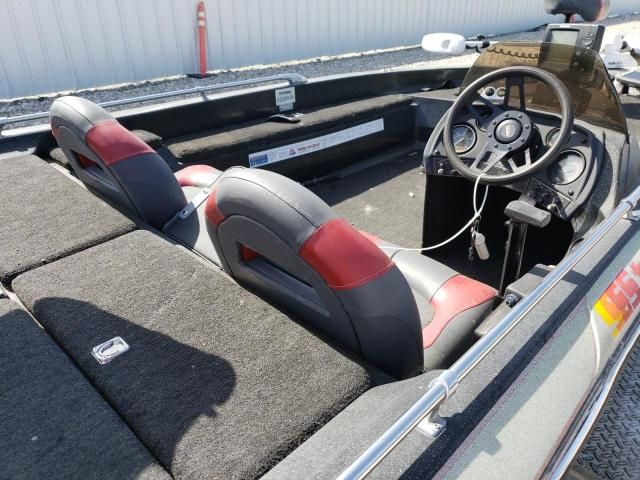 1985 Skeeter Boat