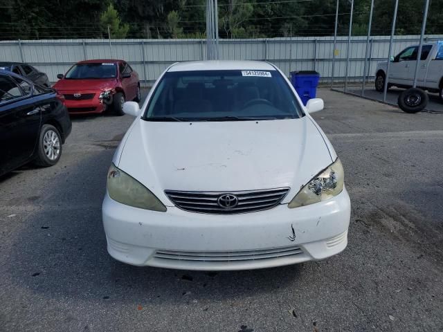 2005 Toyota Camry LE