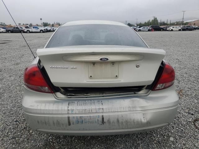 2004 Ford Taurus SE