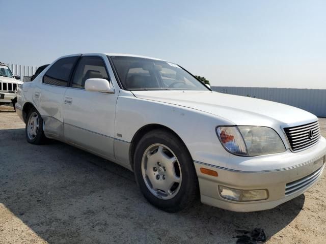 2000 Lexus LS 400