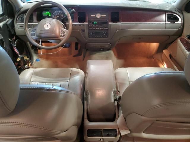 2003 Lincoln Town Car Executive