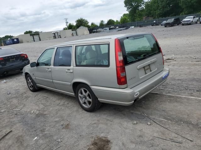 2000 Volvo V70 Base