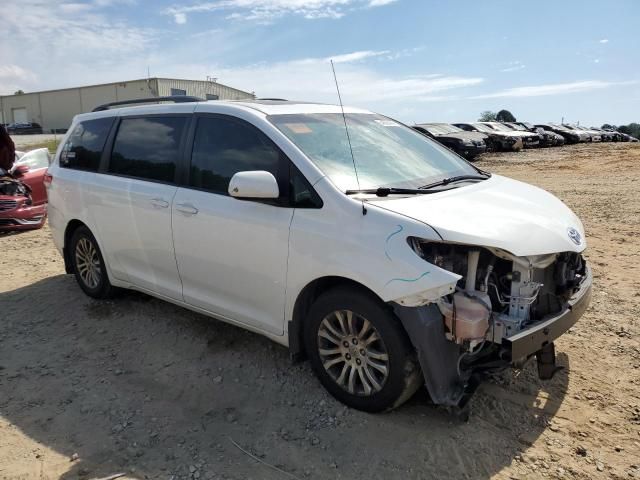 2013 Toyota Sienna XLE