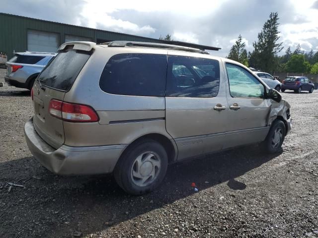 2002 Toyota Sienna LE