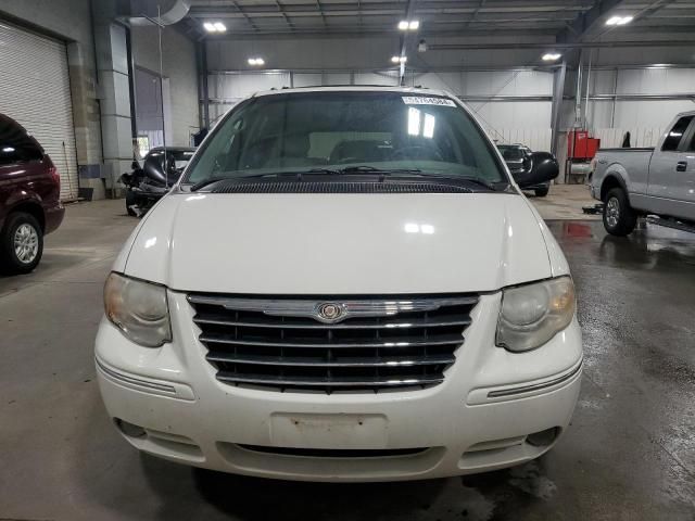 2005 Chrysler Town & Country Touring