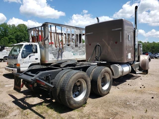 2005 Kenworth Construction W900