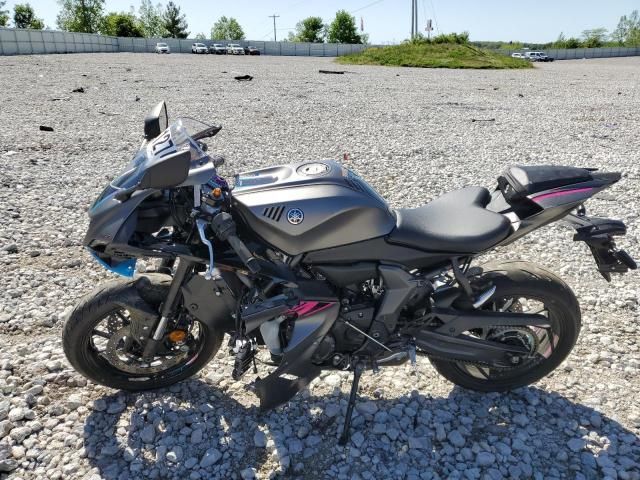 2024 Yamaha YZFR7