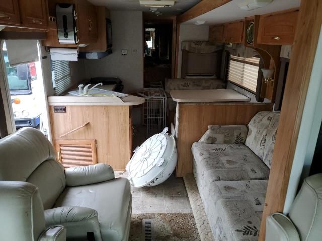 2004 Workhorse Custom Chassis Motorhome Chassis W2