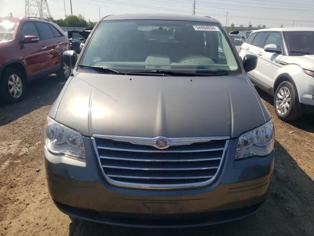 2010 Chrysler Town & Country LX