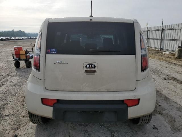 2010 KIA Soul +