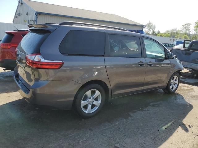 2017 Toyota Sienna LE