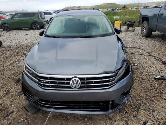 2017 Volkswagen Passat R-Line