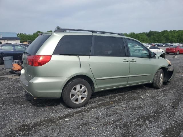 2009 Toyota Sienna CE