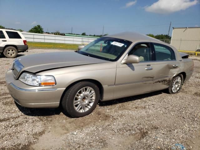 2011 Lincoln Town Car Signature Limited