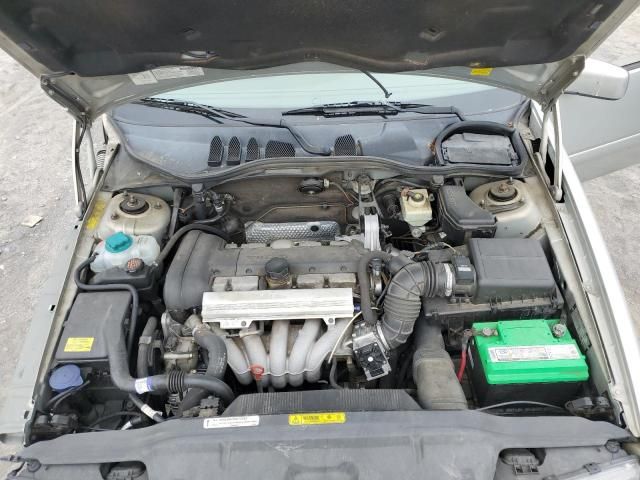 2000 Volvo V70 Base