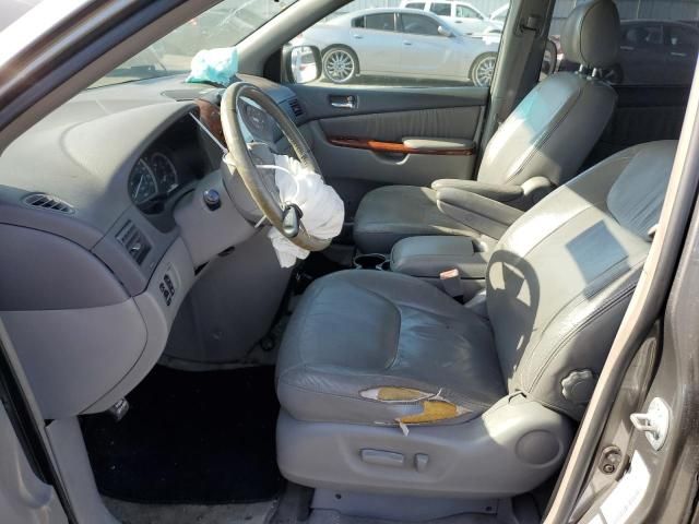 2004 Toyota Sienna XLE