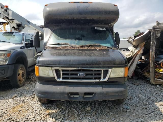 2007 Ford Econoline E450 Super Duty Cutaway Van