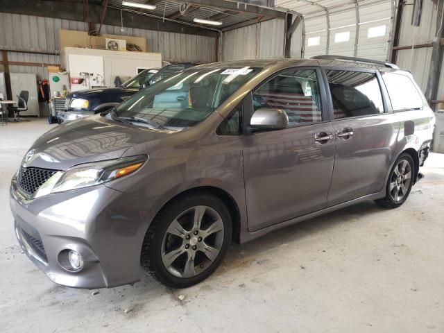 2015 Toyota Sienna Sport