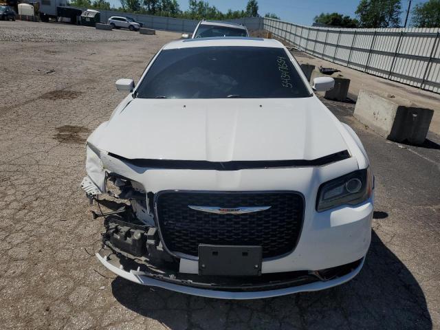 2018 Chrysler 300 s