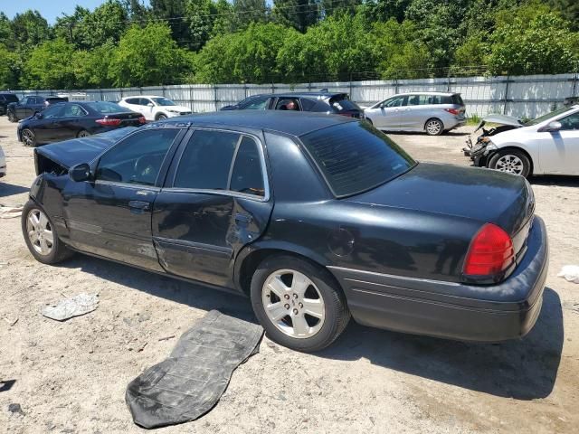 2004 Ford Crown Victoria LX