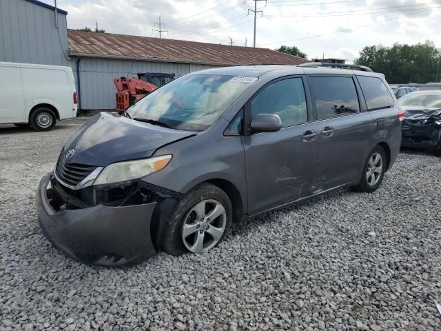 2013 Toyota Sienna LE