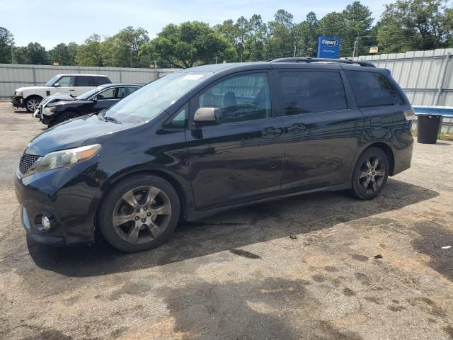 2011 Toyota Sienna Sport