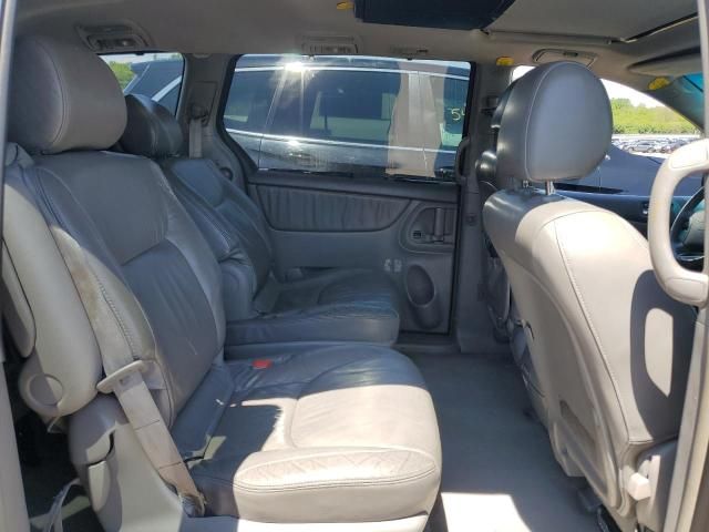 2004 Toyota Sienna XLE