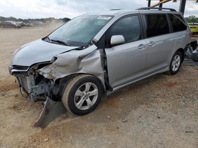 2020 Toyota Sienna LE