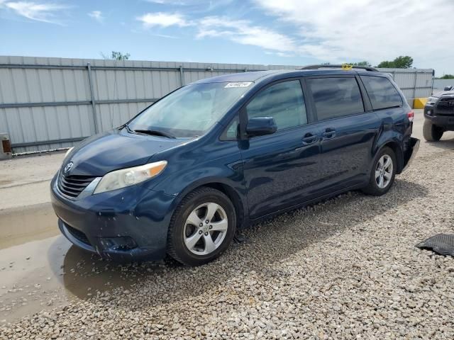 2011 Toyota Sienna LE