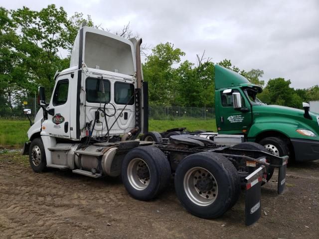 2011 Freightliner Cascadia 125