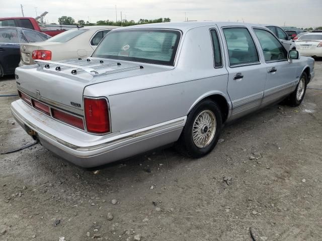 1995 Lincoln Town Car Signature