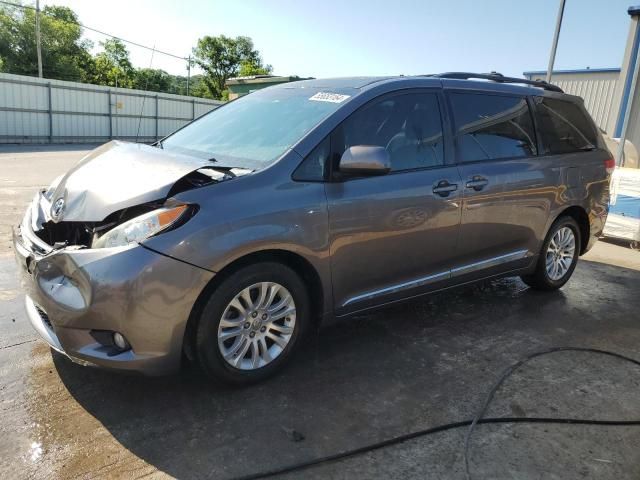 2014 Toyota Sienna XLE