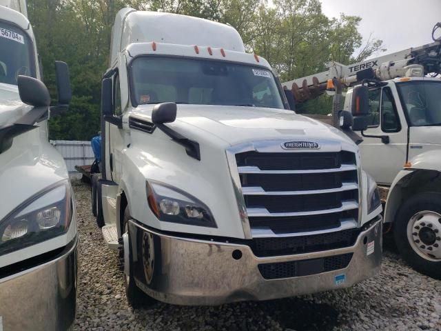 2021 Freightliner Cascadia 126