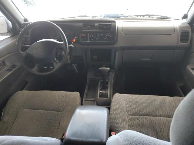 2000 Nissan Frontier Crew Cab XE