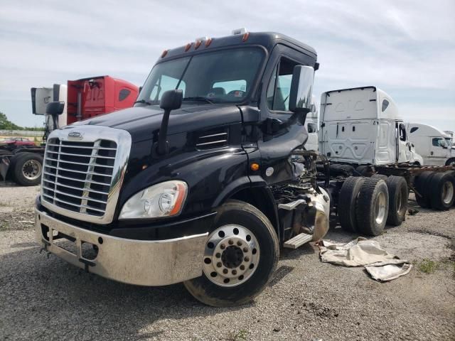 2019 Freightliner Cascadia 113