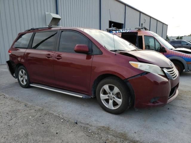 2013 Toyota Sienna LE