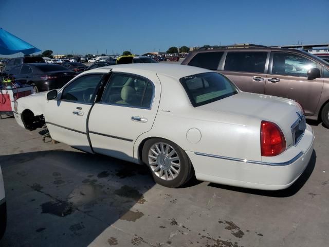 2003 Lincoln Town Car Signature