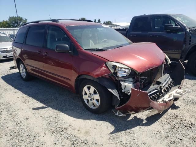 2005 Toyota Sienna CE