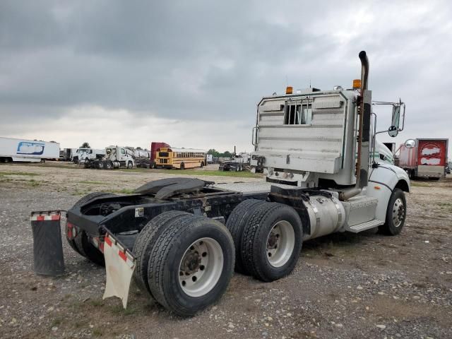 2014 Peterbilt 384