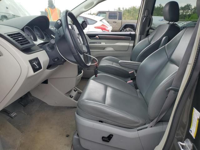 2010 Volkswagen Routan SE