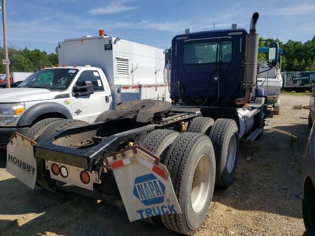 2005 Mack 600 CXN600