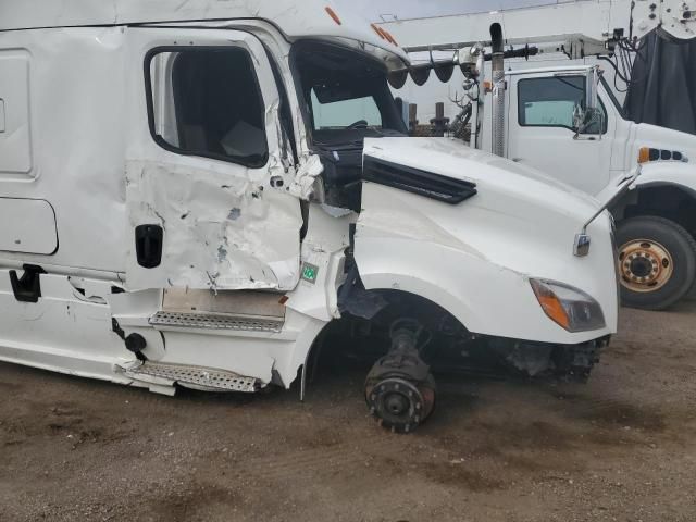 2020 Freightliner Cascadia 126