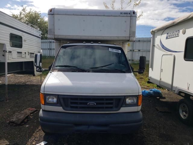 2006 Ford Econoline E450 Super Duty Cutaway Van