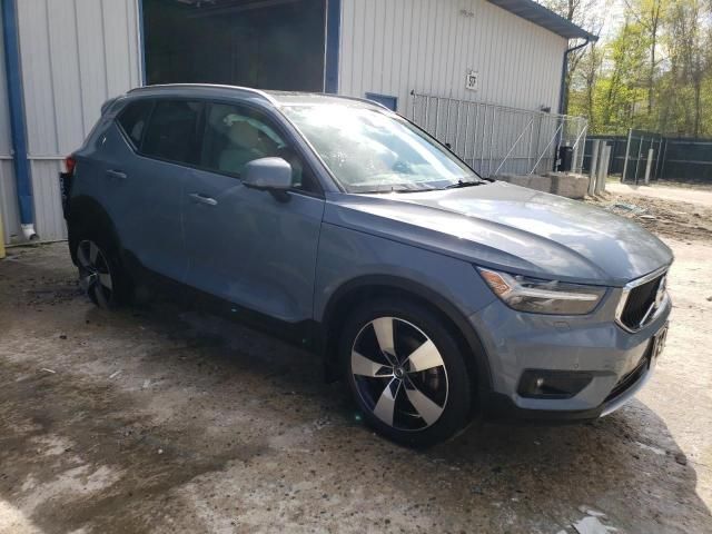 2021 Volvo XC40 T5 Momentum