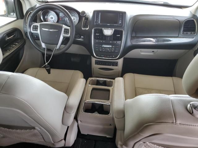 2012 Chrysler Town & Country Touring L