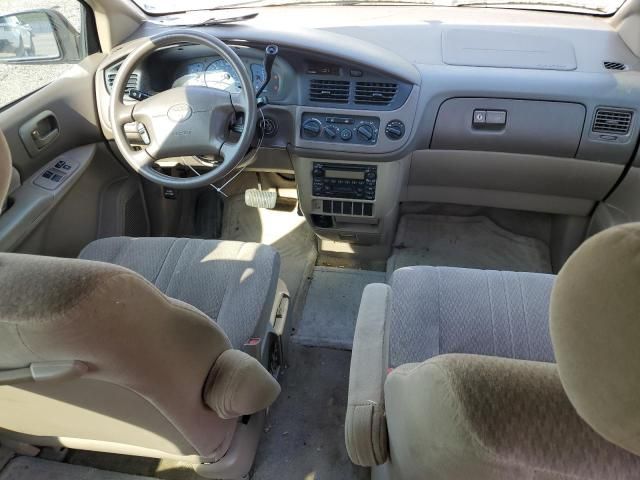 2001 Toyota Sienna CE