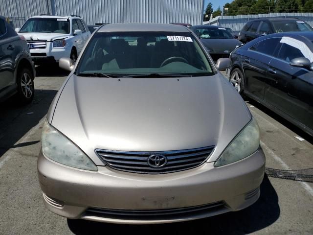 2005 Toyota Camry LE